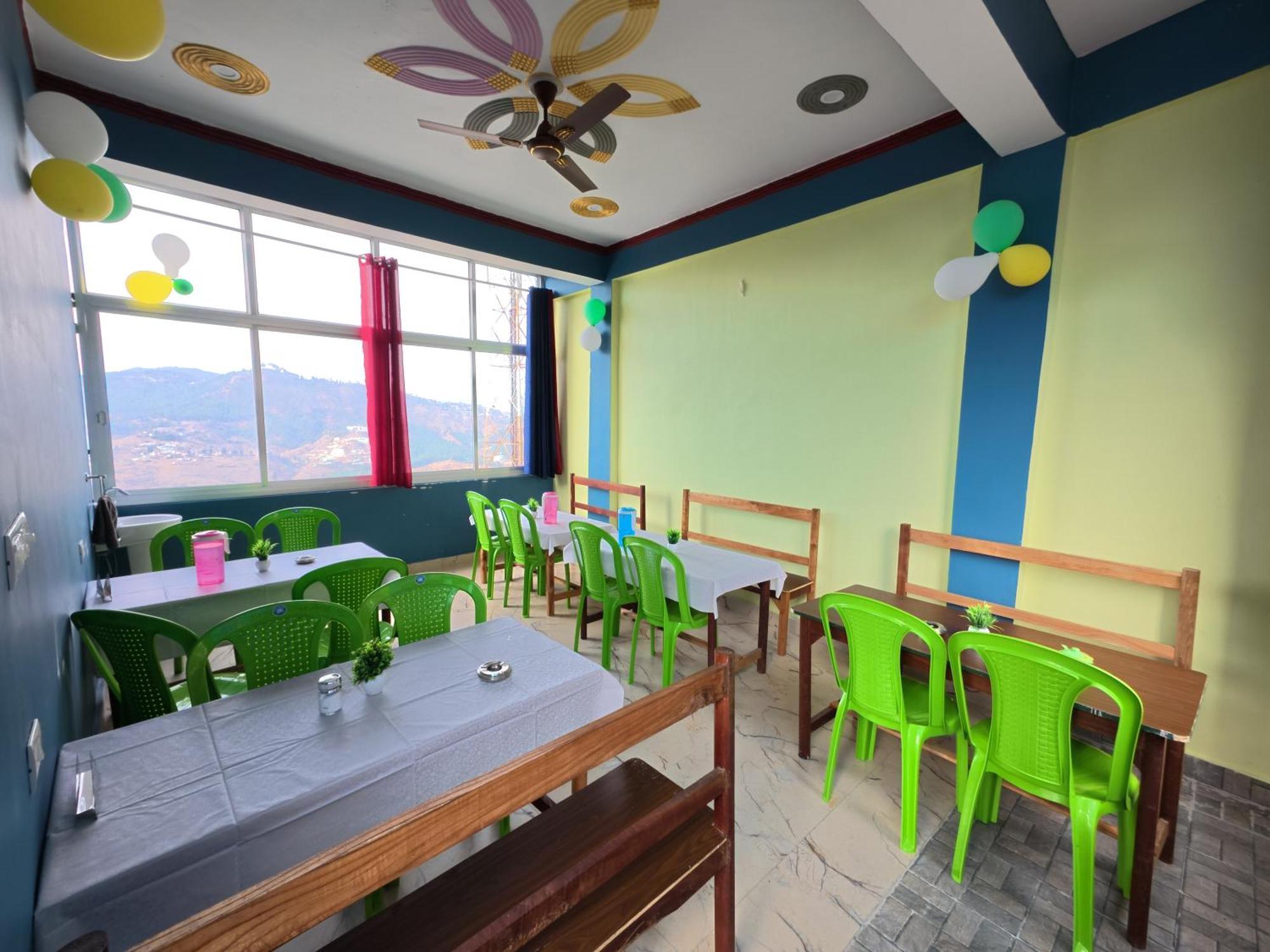 אלמורה Mahi Restaurant & Guest House מראה חיצוני תמונה